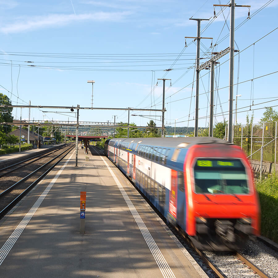 Zugeinfahrt beim Standort